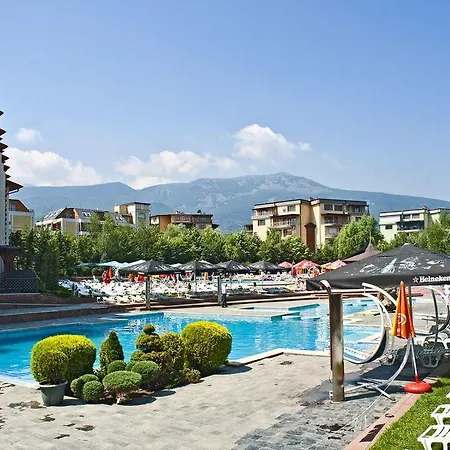 Maxi Park & 4* Sofia