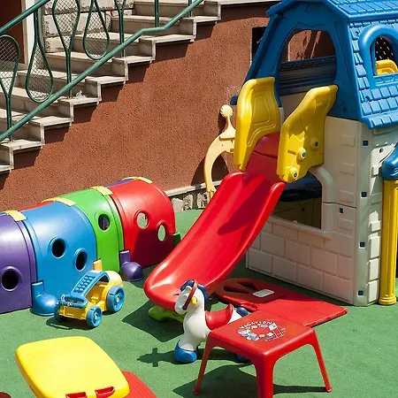 Maxi Park & Hotel