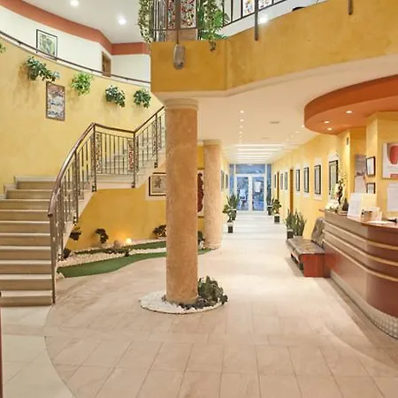 Hotel Maxi Park &