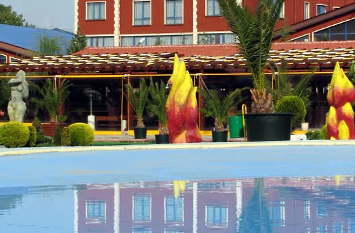 Maxi Park & Hotel 4*