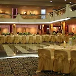 Maxi Park & Hotel 4*