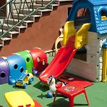Maxi Park & Hotel