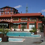 Maxi Park & Hotel