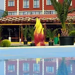 Maxi Park & Hotel 4*
