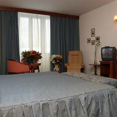 Maxi Park & Hotel 4*