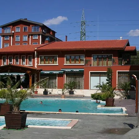 Maxi Park & Hotel