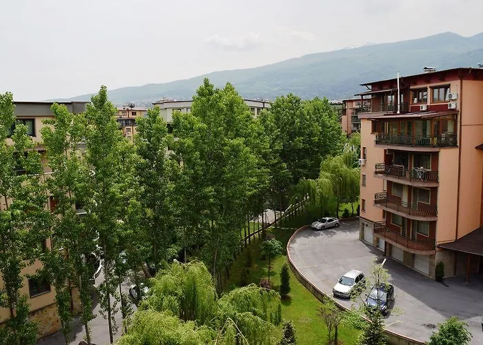 Maxi Park & 4* Sofia