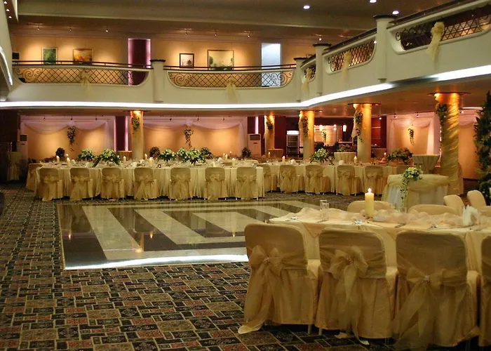 Maxi Park & Hotel 4*