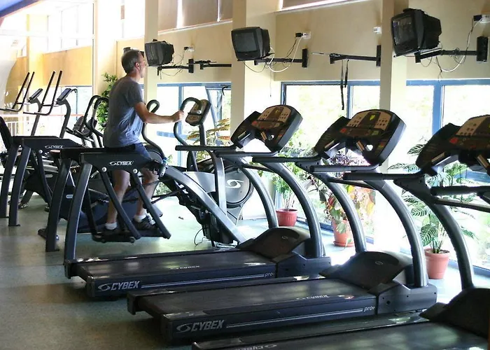 Maxi Park & 4* Sofia