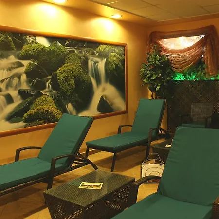 Maxi Park & מלון סופיה